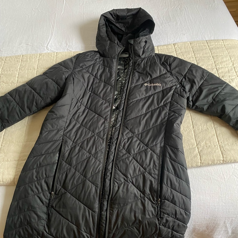 Columbia Women’s medium long hooded jacket